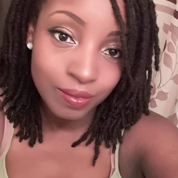 Meet your Posher, Brittany - Picture 2 of 7